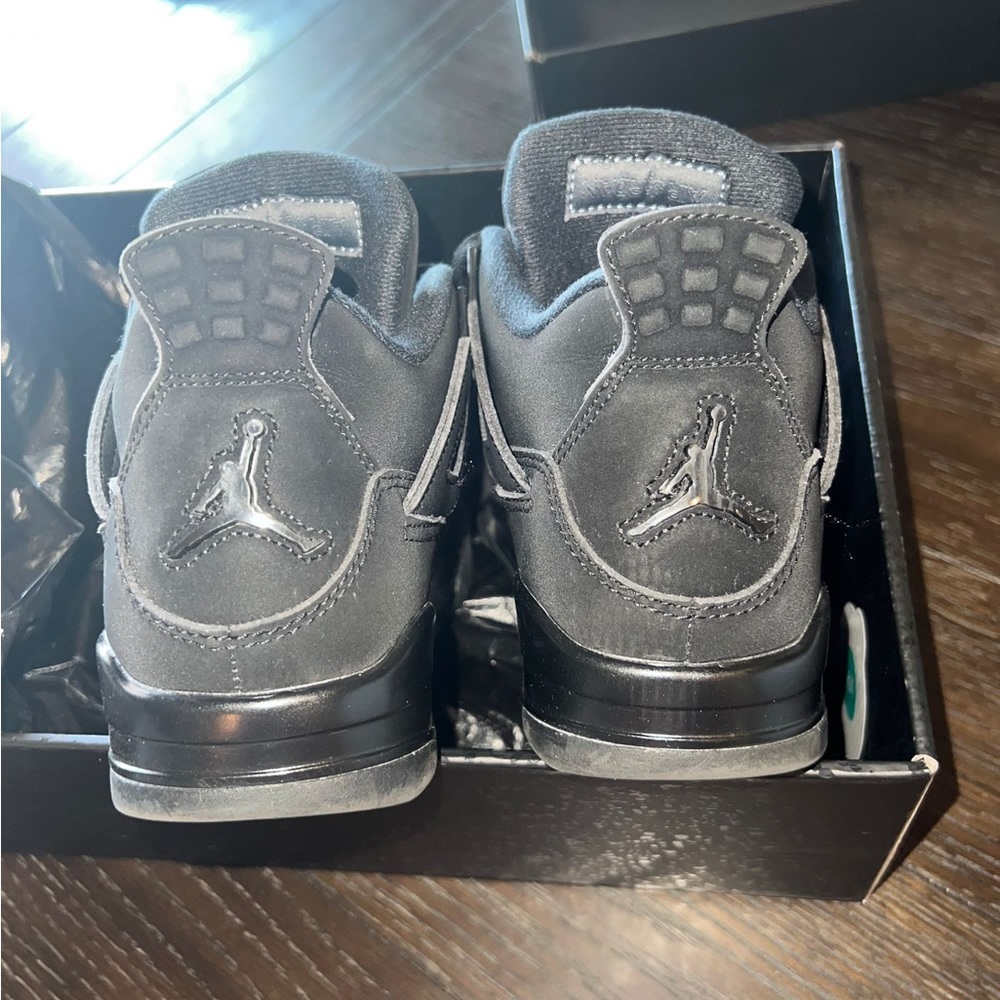 Air Jordan 4 Retro - Picture 5 of 8